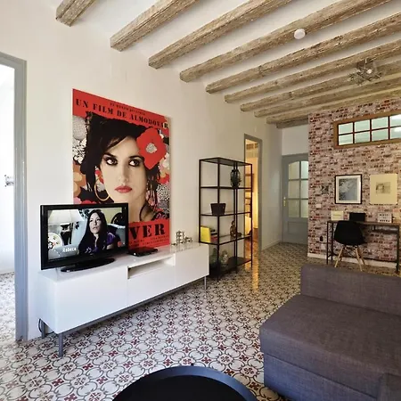 Almodovar Apartment *