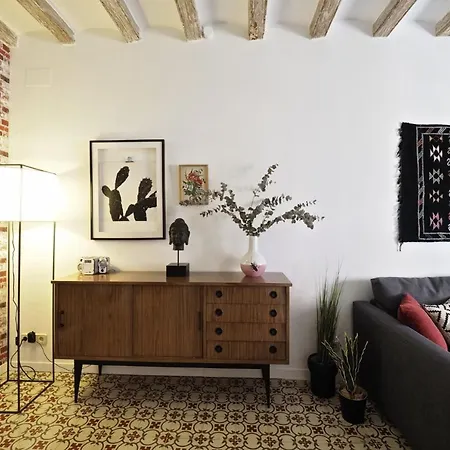 Almodovar Apartment *