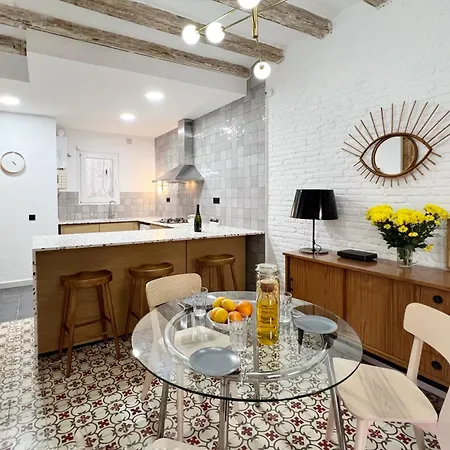 Almodovar Apartment *