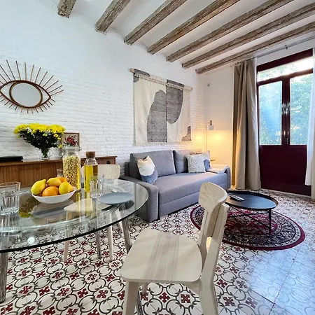 Almodovar Apartment *